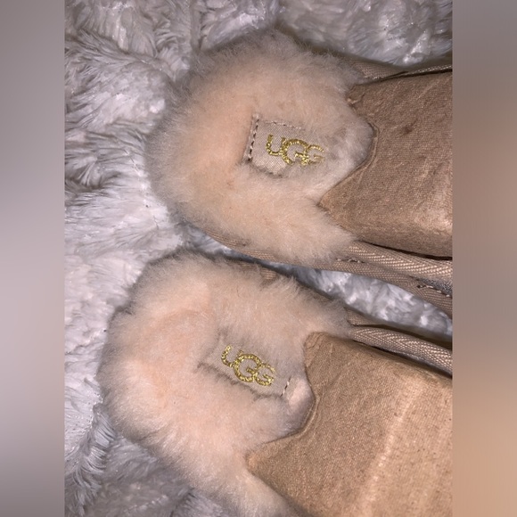 KIDS KEEGAN METALLIC UGG PLUSH FAUX FUR LINED SLIPPERS FOR KIDS - Picture 5 of 7